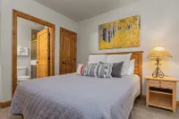 Steamboat ski in/ski out condo - balcón