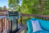 Lovely 2BA King Beds+2 Car Garage. Hidden Gem-Walk>Shops & Dining! - Wifi