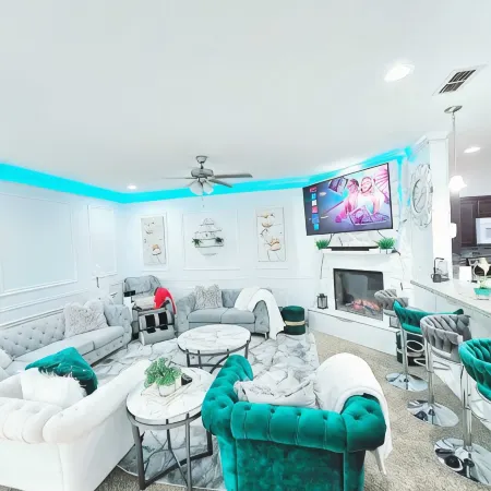 Charming 3-bedroom Home-away-from-Home with WiFi and indoor comfort in Odessa