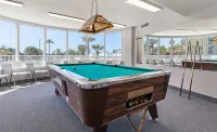 21st Floor Seaside Oasis on the World's Most Famous Beach! - Condos