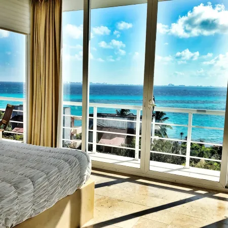 Oceanview Isla Mujeres Villa - Private Pool, Steps from Snorkeling, & Skybar