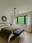 Modern Lake House on White Lake - Homestays