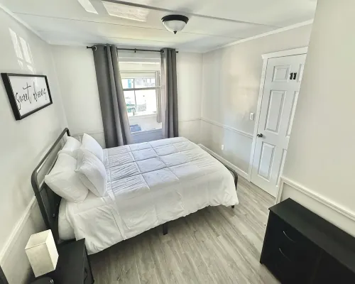 Downtown Boyne City Cottage: Walking distance to everything! Hoteles en Boyne City