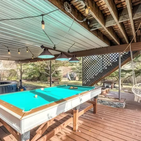 Boho Retreat w/King Bed on Bow River Pathway Отели рядом с достопримечательностью «Парк Боунес»