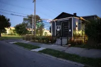 Motorcity Haven in the Heart of Downtown Detroit - Bungalows