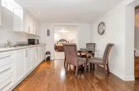 Pearson Gateway Executive Suite – 2Br + 2 Parking - Condos