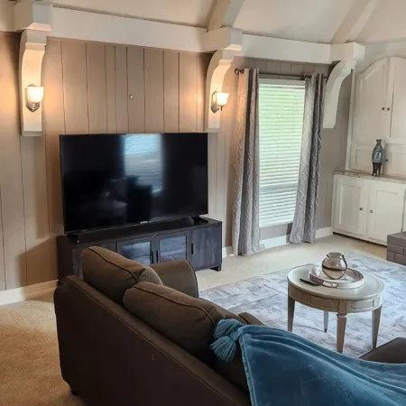 Spacious Home with Pool Hot Tub and Arcade Games . Great Quiet and Safe Location