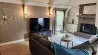 Spacious Home with Pool Hot Tub and Arcade Games . Great Quiet and Safe Location - 4 estrellas