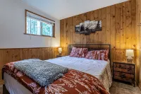 Riverfront Cabin w/Hot Tub : Near Mt. Rainier Sunrise entrance - Alppimaja