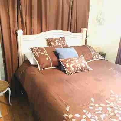10th St. Bungalow Downtown, Bandera, TX. Rooms