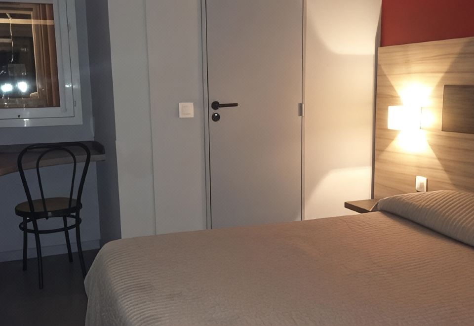 Hotel du Triangle - Housity
