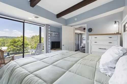 Sunset Retreat at Kimberling City - pet friendly, ground floor condo, lake view - Wifi