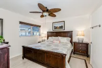 Beautiful 1 Bedroom Condo - JW Alternative - Steps from Marco Island Beach - Beach