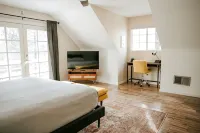 Villa Nosoni-Nestled between trees near Lake Shasta. - 4-Star