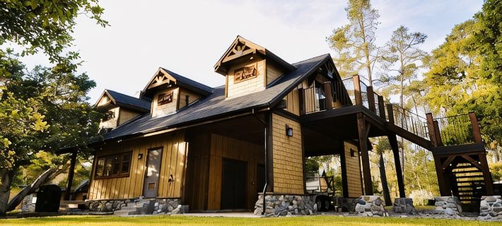Lovely Cottage just above Moonstone Beach in the Pines and Oak Trees. Hotels in Cambria