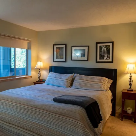 6th Floor Condo with Amazing Lake and Mountain Views!