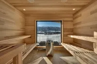 距滑雪場10分鐘；紅光理療、瑜伽室、桑拿 & 冷水浴池 溪畔小木屋 - 精品