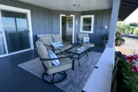Gorgeous Ocean View, Comfortable Cool Elevation, Close to Everything! - 4-Star