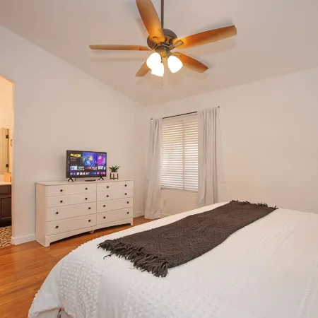 Casa Grande getaway! Modern cozy home with private pool and hot tub!