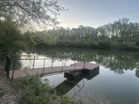 Experience Glamping in style. Private Hot tub spa! Private lake -Pet Friendly - 4-Star