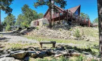 Luxe Log Home+Views+Hot Tub+Fire Pit+Open Air Game Room + Red Rocks - 4-Star