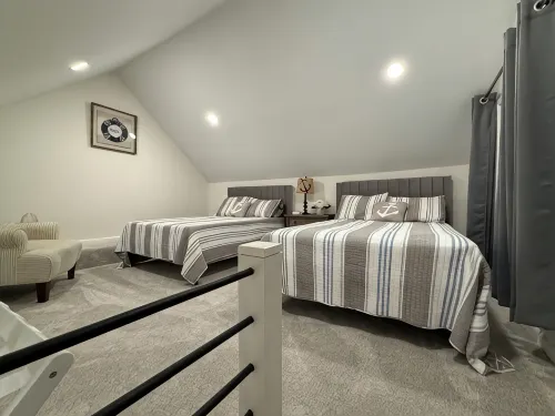 Beautiful, quaint newly-renovated Keowee Key condo with golf course view! - Gym