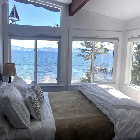 Lake front chalet-incredible view, sleeps 12!