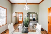 Downtown Bungalow | Fully Updated | Best KC Views - Bintang 2