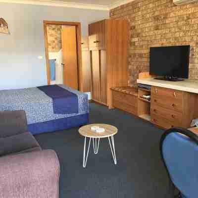 Whale Fisher Motel Rooms