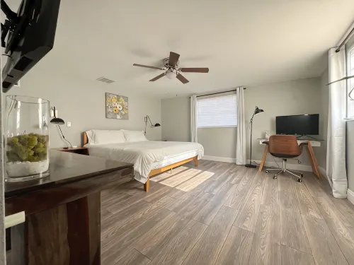 4BR/2.5BTH Beautiful Home with Covered Patio - 방갈로