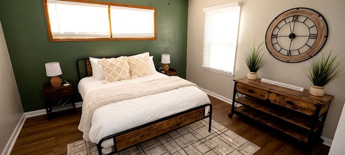 2BD, 1BA Home. 5-10 Minutes to ANYWHERE in JCMO! Hotels in Cole County
