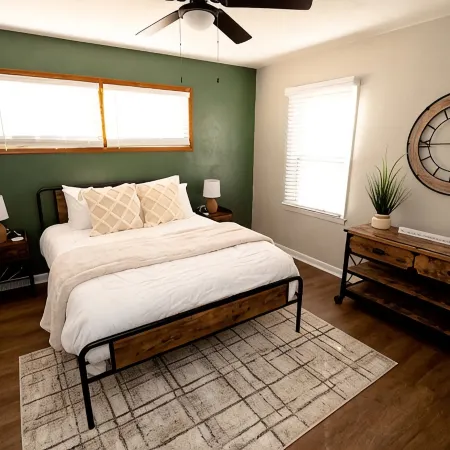 2BD, 1BA Home. 5-10 Minutes to ANYWHERE in JCMO!