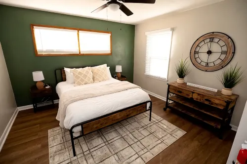 2BD, 1BA Home. 5-10 Minutes to ANYWHERE in JCMO! - 3 stjerner