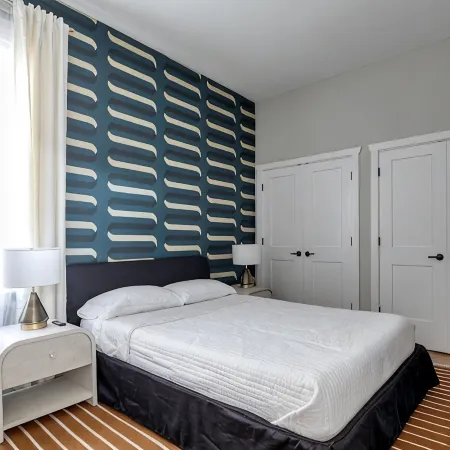 Super Walkable 2-bedroom w/ 5-Star Finishes!