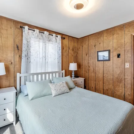 Wright Salty/One Block to Beach/Dog Friendly/Ocean Views/Covered Outdoor Space