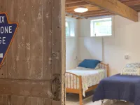 New to VRBO! 2/1 Mid Island Apartment, Sleeps 5 - Bintang 3
