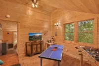 Pet Friendly, Fenced Yard, 3 Bedroom Cabin, Hot Tub, 3 Mi. to Beech Ski Resort! - Chalets