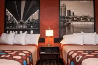 Super 8 by Wyndham Brooklyn Center/Mpls - parking