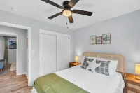 Charming 3bd - Near beaches - Foosball & Backyard - 3-Star