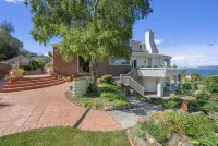 Huge luxurious Family home - Stunning Water Vista, 15 min from Hobart CBD - Beach