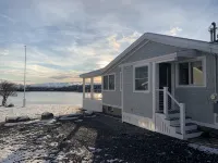 Rose Cottage Oceanfront with Private Dock - Homestays