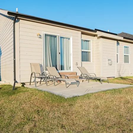 The Rehoboth- Iowa -Entire Home, 4BR- Deluxe & Elegant, Great Location near I-35