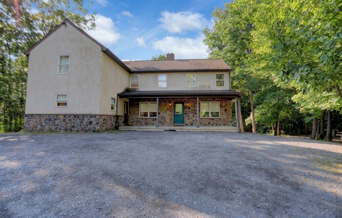 Quiet mountain home in Juniata County