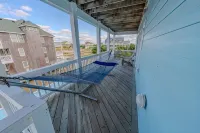 Fully Accessible Sound View Oasis: 5 Kings, Elevator, Pool, Hot Tub & Games - 4-Star