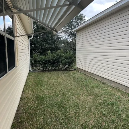 Modern Comfort & Prime Location in the Villages – Golf Cart Included!