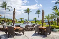 Summer DiscountsLuxurious Oceanfront Unit – Stunning Views & Top-Floor Living! - Pools