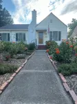 1 king bed 1 queen bed 2 bedroom house with AC, WiFi and washer and dryer - 3-Star