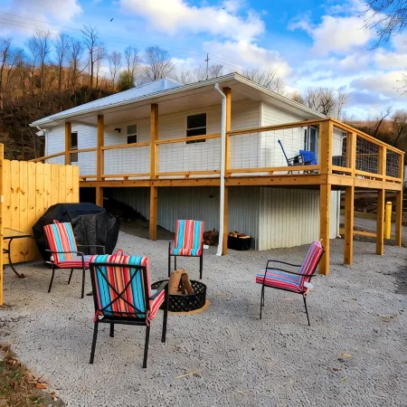 Charming 3 bedroom home on the New River