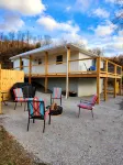 Charming 3 bedroom home on the New River - Wifi