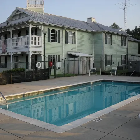 Woodstream Inn